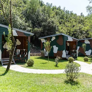 Kazerma E Cerenit 3*, Surrel Albania